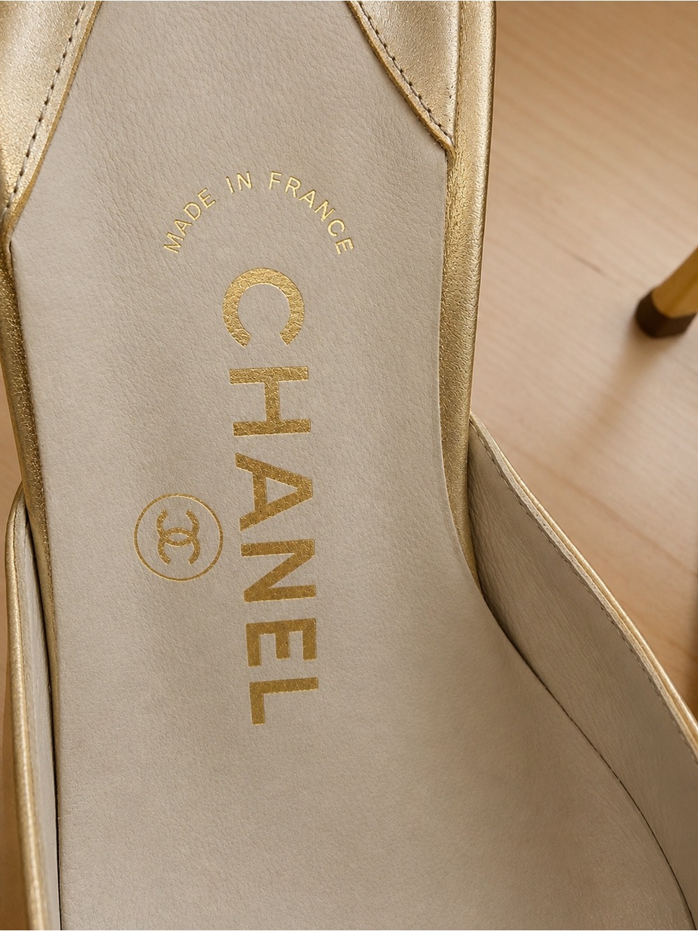 Vintage CHANEL Beige with Black Pointed Toe Mule Heels size 38.5 - Picture 2 of 12